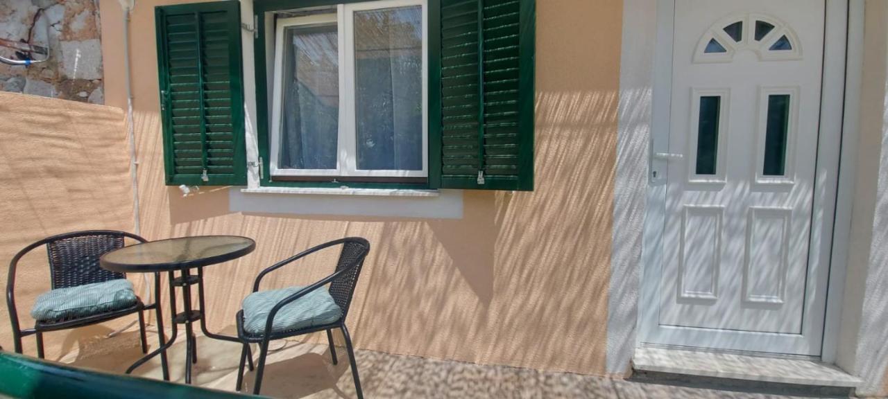 Apartments Lucky Lozovac Bagian luar foto