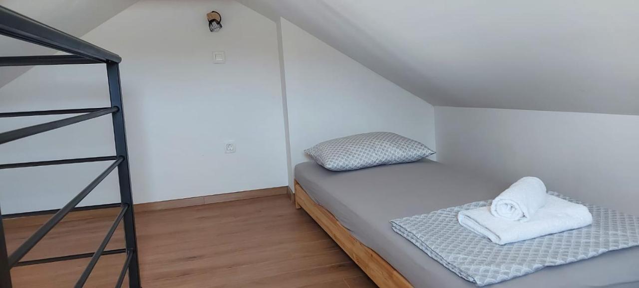 Apartments Lucky Lozovac Bagian luar foto